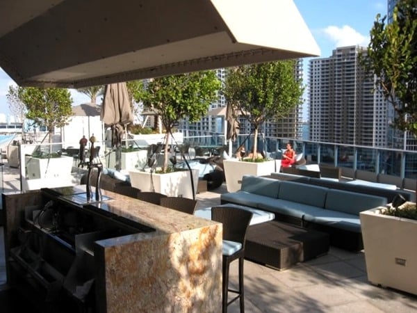 terrasse outdoor bar lounge möbel richtig gestalten