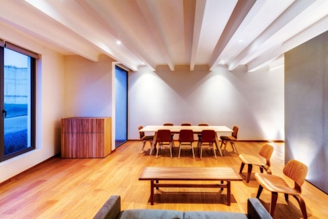 wohnhaus mexiko einrichtung minimalistisch holz bodenbelag möbel