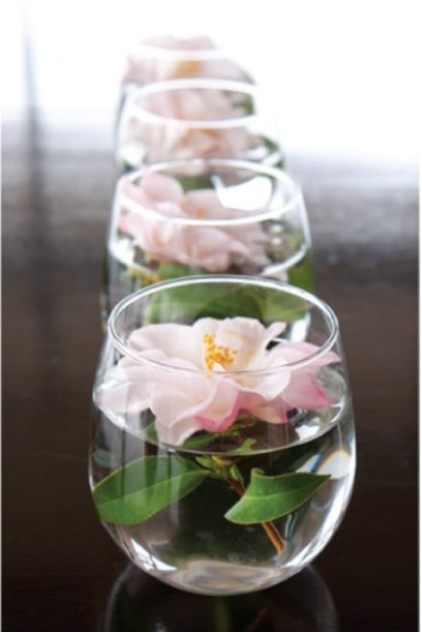 Gläser-Blumenvase gestalten ideen-tisch frühlingsdeko