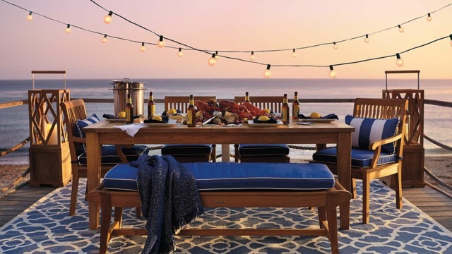 Eichenholz Möbel Teppich Beleuchtung Lichterkette romantisch Sonnenuntergang Teppich