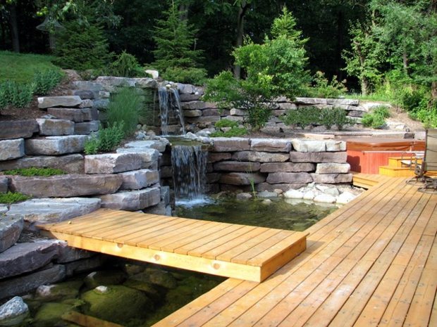 Wasserfall Holzweg kreative Idee Garten Gestaltung Beispiele Ideen