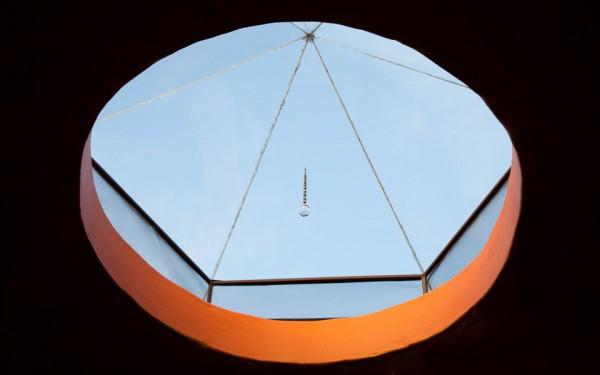 Haus günstig bauen dach kurvenreich glas kuppel