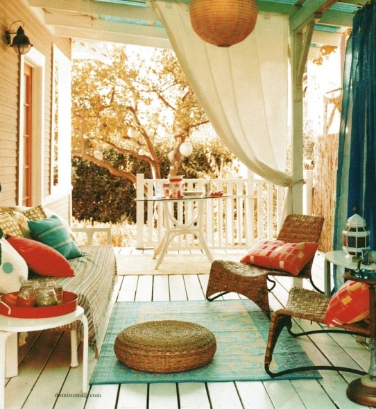 Ideen-für-Balkon-veranda-helle-farben-erdtöne-verwenden-dekoration