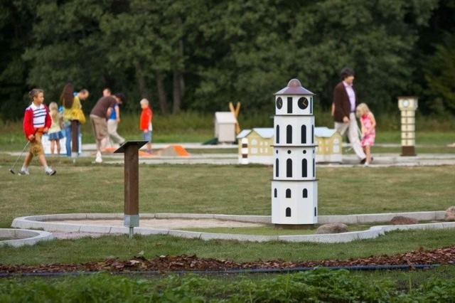 Golf Spielplatz Hinterhof Rasenfläche Ideen Gestaltung