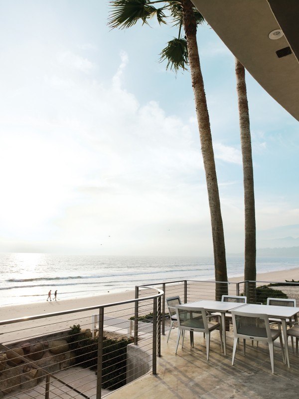 Modernes Passivhaus terrasse groß fläche strand ozean 