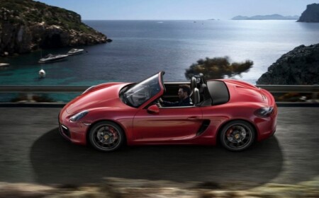 Porsche-Cayman-GTS-und-Boxster-GTS-2014-autobahn-fahren-rot