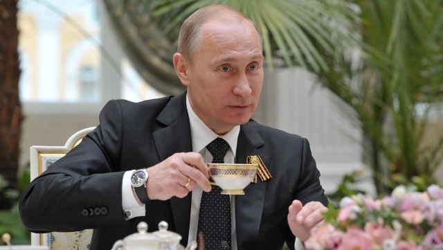 Präsident-von-Russland-welt-bekannt-tee-trinken-75-milliarden-ofiziell