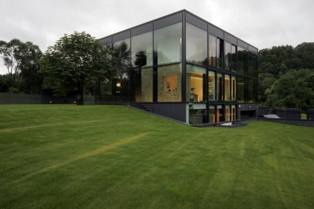 Glas Metallhülle Haus minimalistische Architektur