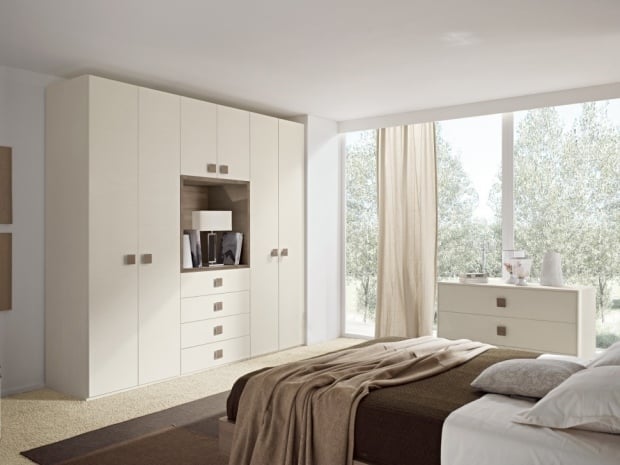 Schrank und Kommode klassisches design-Schlafzimmer Weiß-Holz lackiert