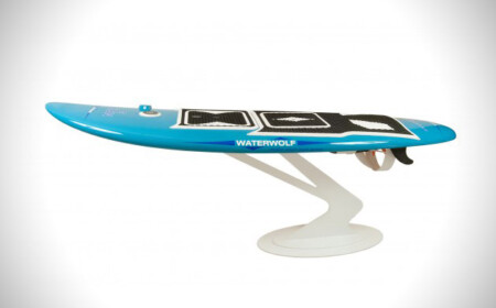 Surfboard-Waterwolf-MPX-3-elektrisch-betriebene-surfbrett