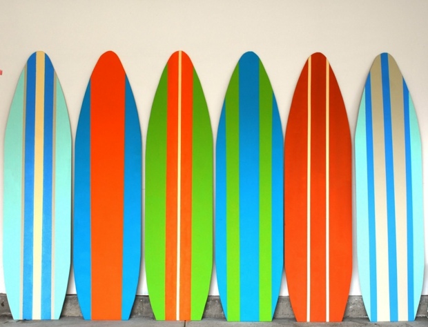Surfboards Deko Wand Garten gestalten Ideen cool originell Holzbrett färben