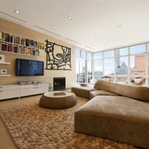Wohnideen moderne-Wohnung überdimensionales Sofa wand dekorieren abstrakte kunstwerke