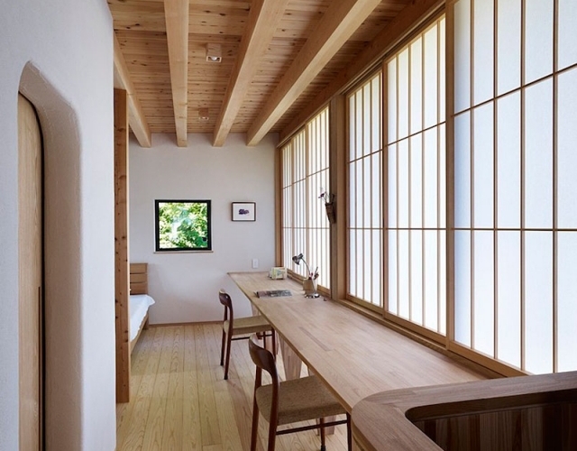 architektenhaus-japan-traditionelle-einrichtung-echtholz-decke-boden-moebel