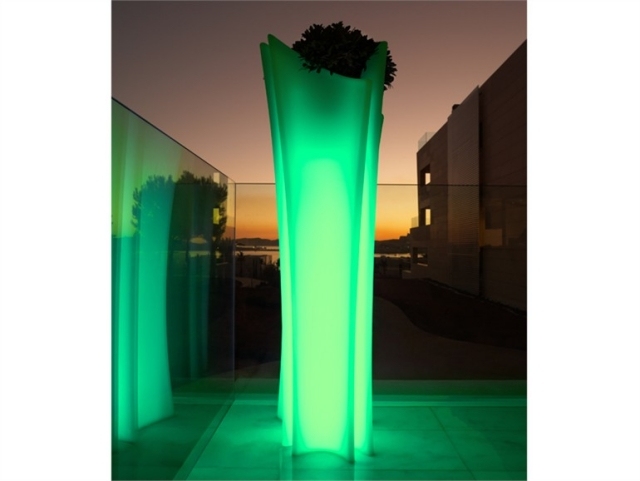blumen vase grün beleuchtung mild angenehm terrasse