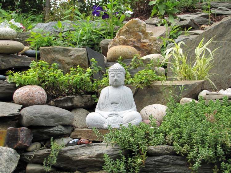 feng-shui-garten-balance-gleichgewicht-buddha-statue