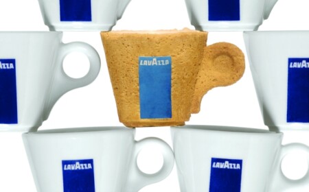 kaffeetasse-keks-lavazza-gebaeck-zucker-