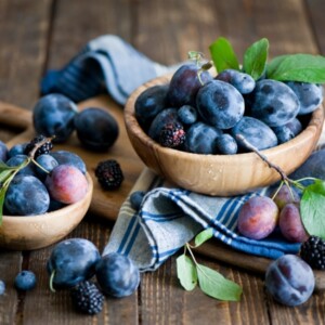 leckere Brombeeren im Garten Desserte Sommer zubereiten Ideen