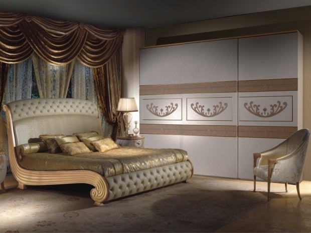 luxus-schlafzimmer einrichtung ornamentreich kleiderschrank schwebetüren 