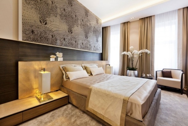 luxus schlafzimmer goldene nuancen orchideen wanddeko