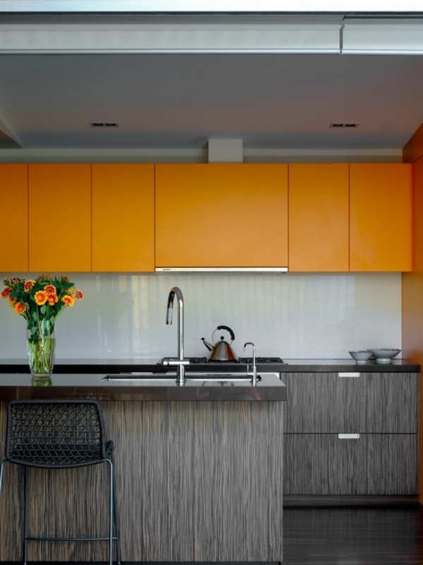 mini-küchenzeile bartheke spülbecken holzfurnier-verkleidung orange-schränke