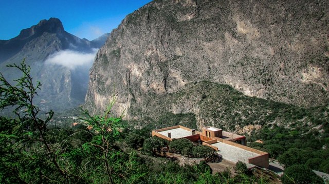 Haus am Hang Gebirge umgeben Luxusvilla Gebäude