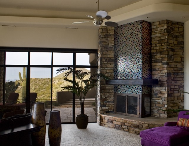 moderne einrichtung wohnzimmer  steinkamin mosaik schornstein