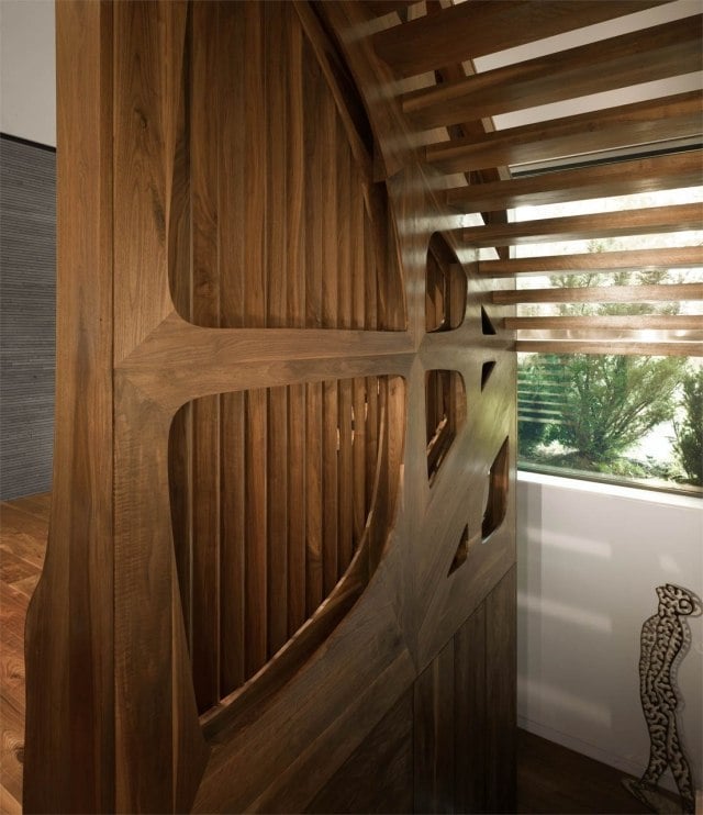 moderne holz innentreppe skultpurales design haus toronto