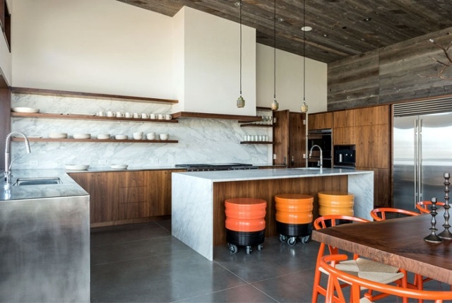 moderne küche holz marmor rustikal flair hocker metall