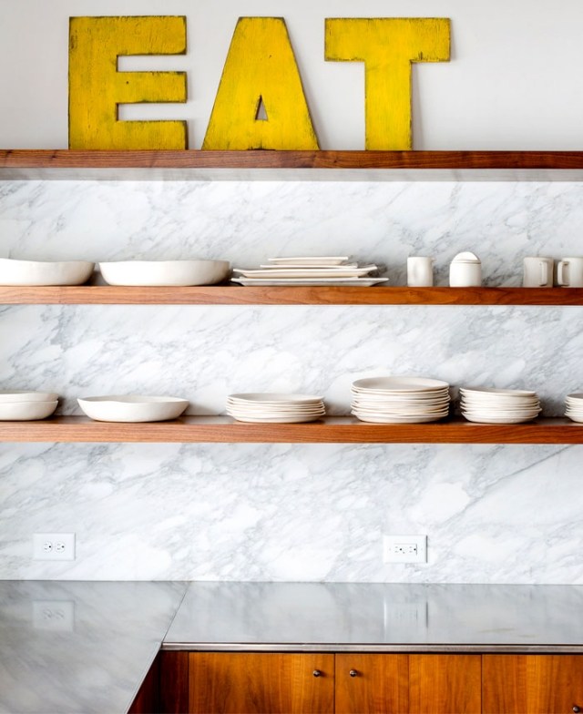 moderne küchenrückwand marmor holz offene regale