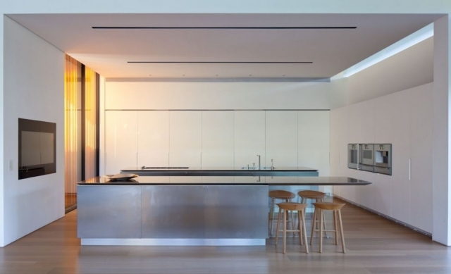modernes einfamilienhaus tel aviv küche insel weiß minimalistisch