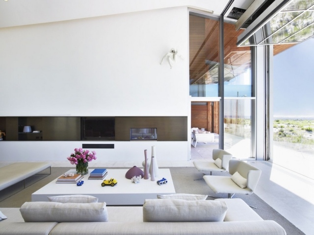 modernes strandhaus einrichtung weiß wohnzimmer balkon