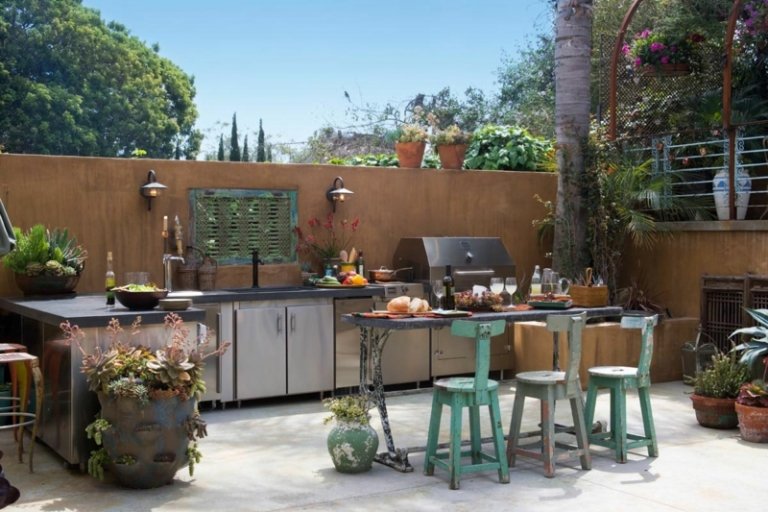 outdoor-küche für die terrasse mediterran shabby chic mauer stahl einrichtung