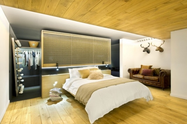 schlafzimmer design holz decke boden begehbarer kleiderschrank schwarz