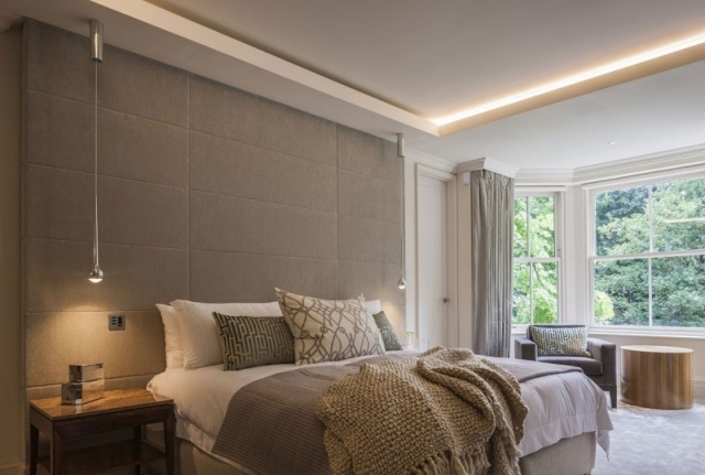 schlafzimmer ideen bilder modern beige deckengestaltung led leisten wandpolsterung