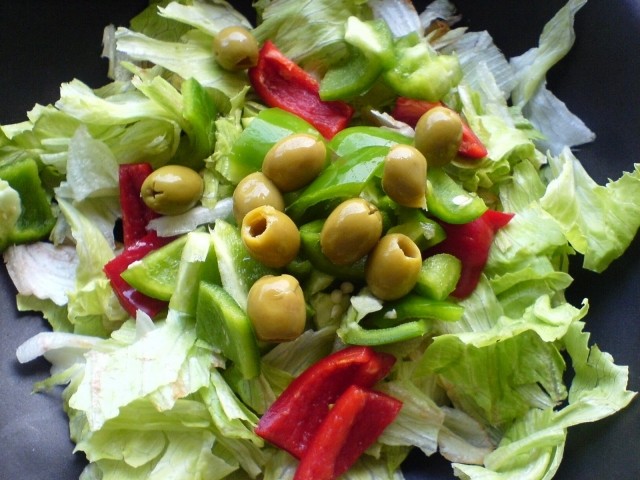schnelle salate rezepte paprika oliven frisch gesund 