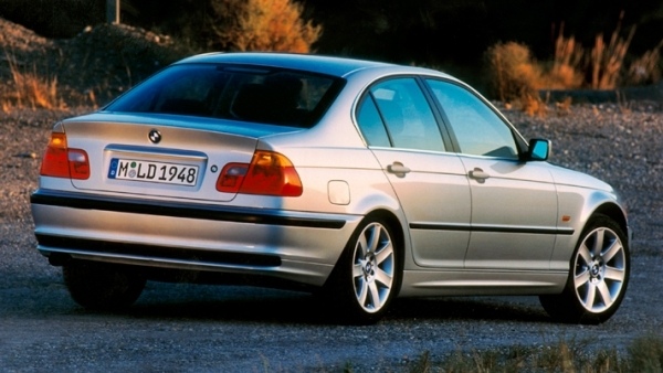 Karosserie- BMW- 3er- Serie- 1998- 2005-hinten- Anblick