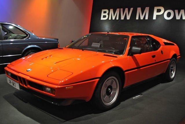 BMW-M1-im-Museum-retro-foto