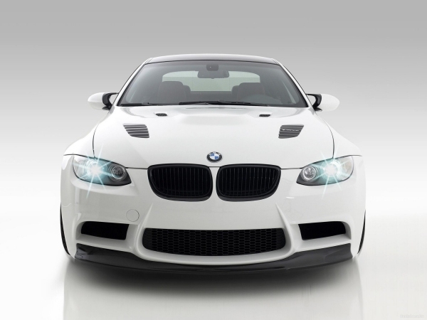BMW M3 E90- Coupe- frontal- 2009-Lichter