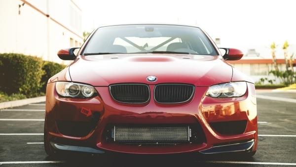 BMW M3 E92-rot-exterior-frontal