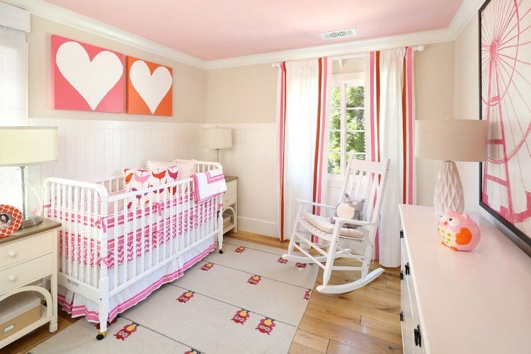 Babyzimmer Gestaltung -maedchen-rosa-weiss-orange