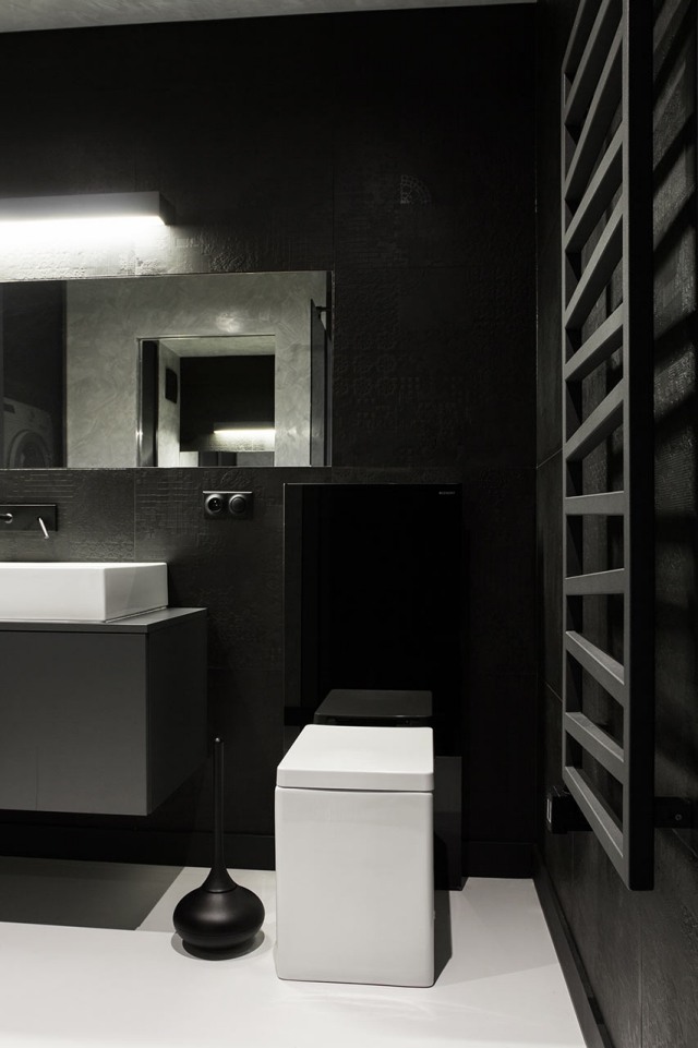 Badezimmer schwarz weiß konstrast-Wand-Heizkörper Design
