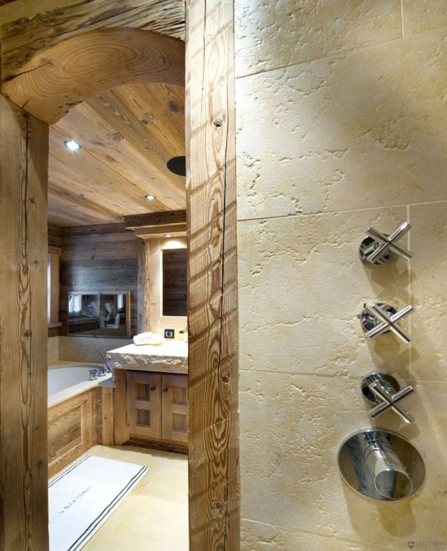Badezimmer rustikal Duschkabine Edelstahl Badewanne Holz verkleidet