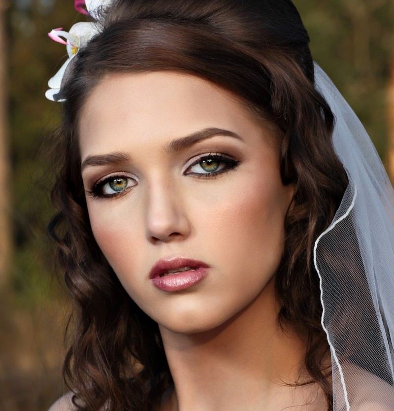 Braut-Make-up-gruene-Augen-Ideen-rosa-Lidschatten-Kajal