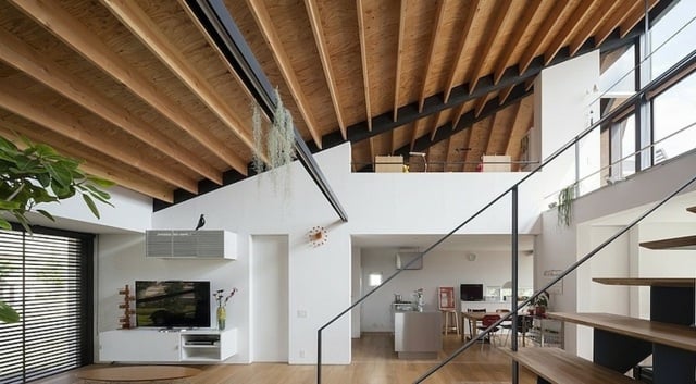 Wohnzimmer Holzdecke modern gestalten Ideen Architektur Einfamilienhaus