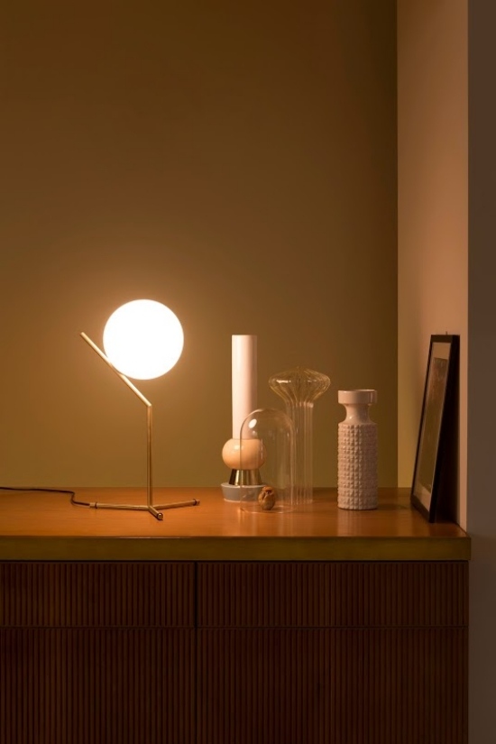 Design-Stanleuchte-Tischlampe-IC-Lights-diffuses-Licht-Led