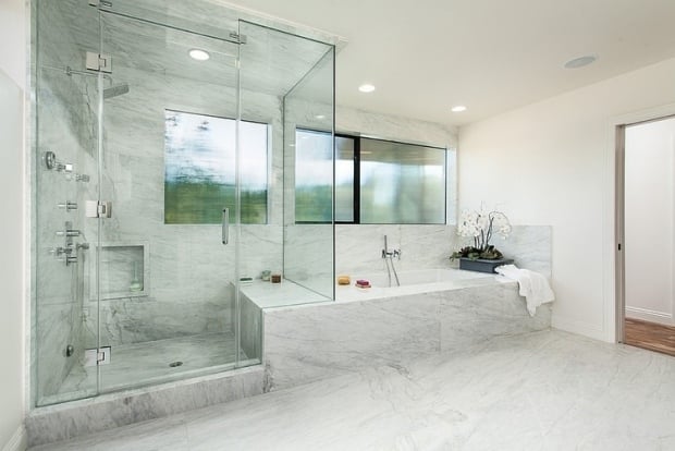 Duschkabine-Glastüren-design-badezimmer-marmor-waschbecken