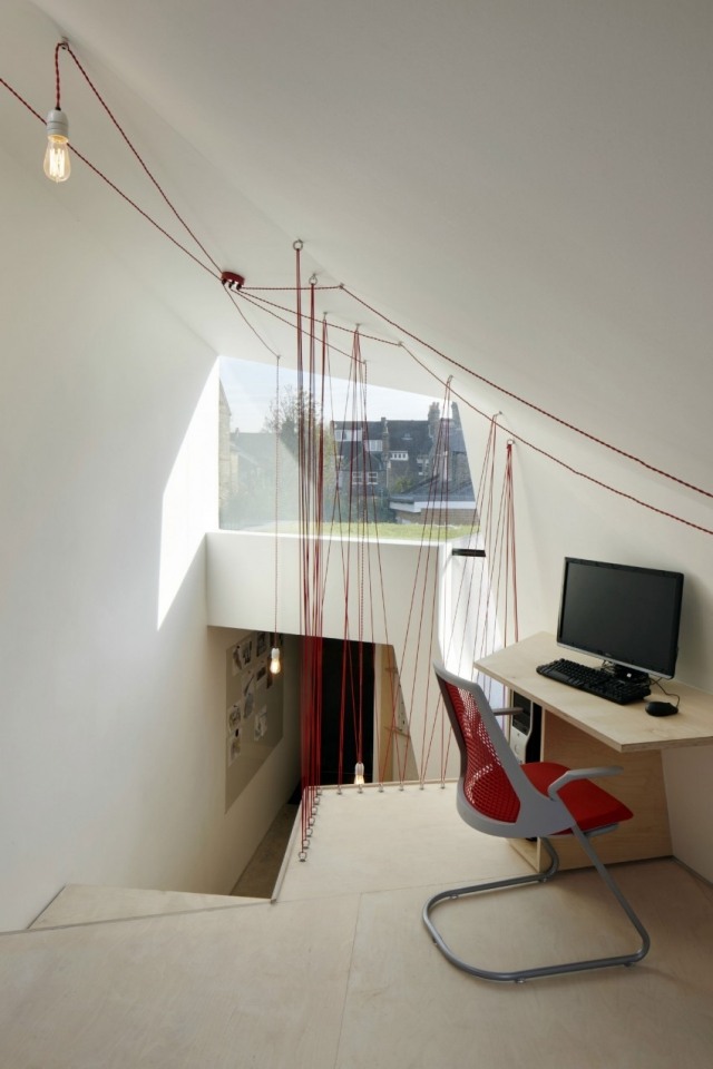 Geländer-kabel-rot-selbst-gestalten-Ideen-Arbeitsraum-zu-hause-einrichten