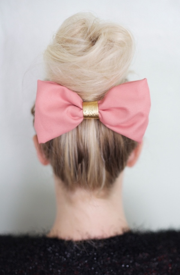 Haare rosa Schleife festliche Frisuren Ideen einfach zum Selbermachen