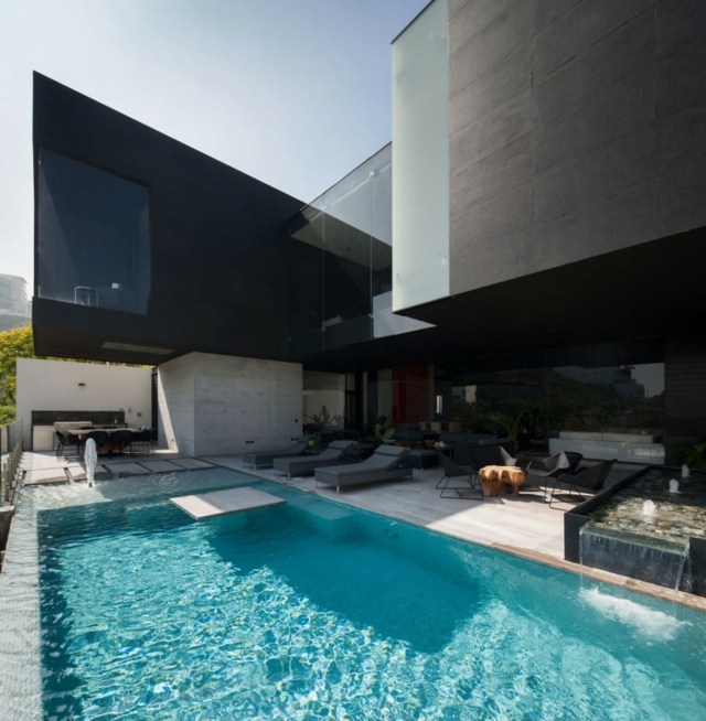 Stein Terrasse moderne minimalistische Architektur graue Fassade