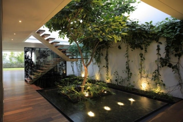 Hauseingang Ideen für gestalten-ausleuchtung Außentreppe Innenhof-Bepflanzung